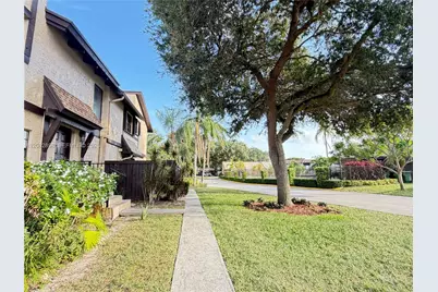 2041 Bayberry Dr, Pembroke Pines, FL 33024 - Photo 36
