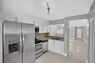 7085 NW 173rd Dr, Hialeah, FL 33015 - Photo 12