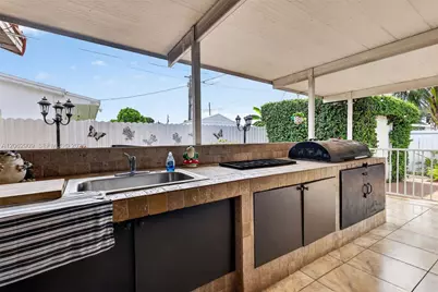 910 W 37th St, Hialeah, FL 33012 - Photo 38