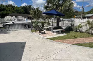 101 Miami Gardens Rd, West Park, FL 33023 - Photo 4