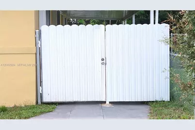 2531 NW 88th St, Miami, FL 33147 - Photo 10