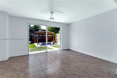 806 NE 4th St, Hallandale Beach, FL 33009 - Photo 10