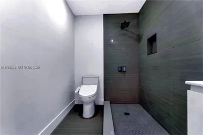 806 NE 4th St, Hallandale Beach, FL 33009 - Photo 16