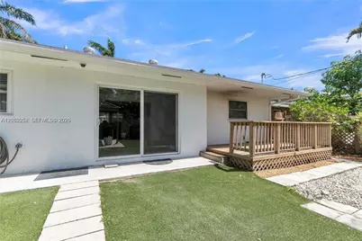 806 NE 4th St #., Hallandale Beach, FL 33009 - Photo 28