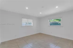 806 NE 4th St, Hallandale Beach, FL 33009 - Photo 16