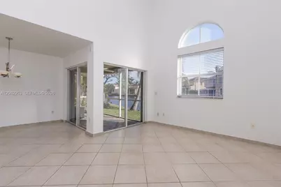 1540 N Trafalgar Cir, Hollywood, FL 33020 - Photo 12