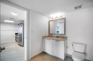 1800 N Bayshore Dr, Miami, FL 33132 - Photo 12