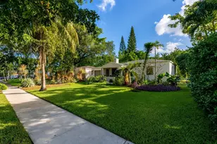 633 Mokena Dr, Miami Springs, FL 33166 - Photo 2