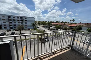 8261 NW 8th St, Miami, FL 33126 - Photo 14