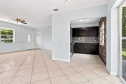 200 N 69th Ter, Hollywood, FL 33024 - Photo 4