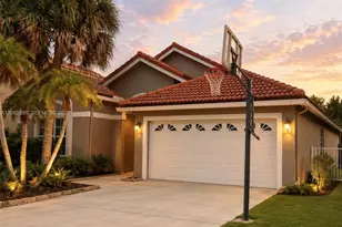 22015 Altona Dr, Boca Raton, FL 33428 - Photo 2