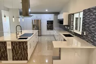 9845 NW 25th Terrace, Doral, FL 33172 - Photo 4