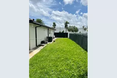 9845 NW 25th Ter, Doral, FL 33172 - Photo 30