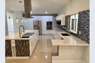 9845 NW 25th Ter, Doral, FL 33172 - Photo 2