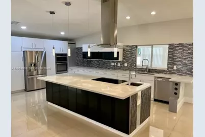 9845 NW 25th Ter, Doral, FL 33172 - Photo 4