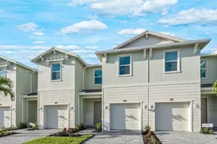 223 SE Woodbark St, Port Saint Lucie, FL 34984 - Photo 2
