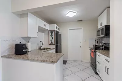 5713 NW 87th Ave, Tamarac, FL 33321 - Photo 6