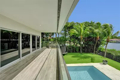 19231 NE 22nd Ave, Miami, FL 33180 - Photo 38