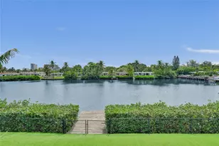 19231 NE 22nd Ave, Miami, FL 33180 - Photo 4