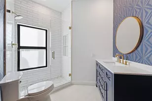 8215 Grand Canal Dr, Miami, FL 33144 - Photo 22
