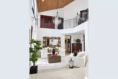 8215 Grand Canal Dr, Miami, FL 33144 - Photo 12