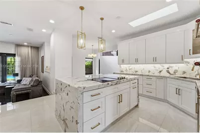 8215 Grand Canal Dr, Miami, FL 33144 - Photo 8