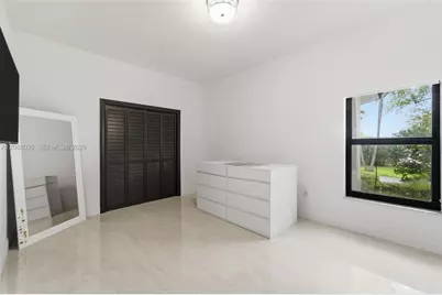8215 Grand Canal Dr, Miami, FL 33144 - Photo 30