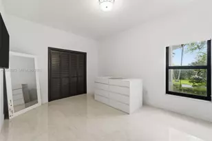 8215 Grand Canal Dr, Miami, FL 33144 - Photo 30