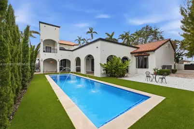 8215 Grand Canal Dr, Miami, FL 33144 - Photo 4
