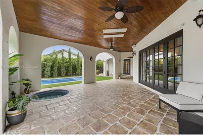 8215 Grand Canal Dr, Miami, FL 33144 - Photo 34