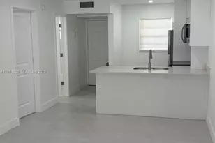 8951 SW 72nd St, Miami, FL 33173 - Photo 2
