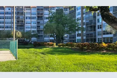 1300 Saint Charles Pl #202, Pembroke Pines, FL 33026 - Photo 2