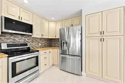3931 NW 7th Pl, Deerfield Beach, FL 33442 - Photo 6