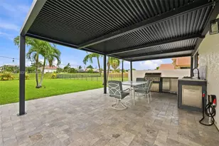 3931 NW 7th Pl, Deerfield Beach, FL 33442 - Photo 20