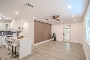 801 NE 57th St, Oakland Park, FL 33334 - Photo 8