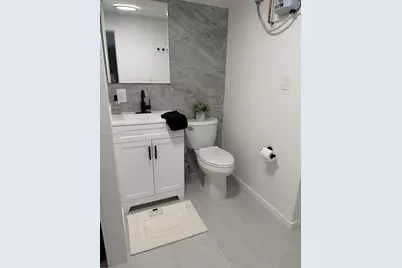 801 NE 57th St, Oakland Park, FL 33334 - Photo 6