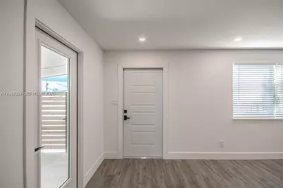 801 NE 57th St, Oakland Park, FL 33334 - Photo 10