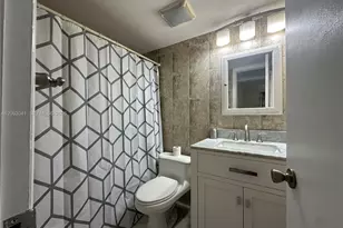 755 SW 6th St, Miami, FL 33130 - Photo 12