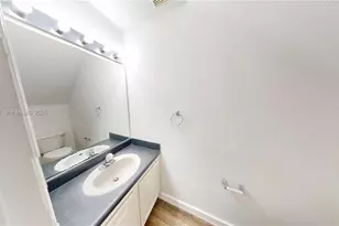 2084 NE 167th St, North Miami Beach, FL 33162 - Photo 4