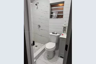 562 E 44th St, Hialeah, FL 33013 - Photo 22