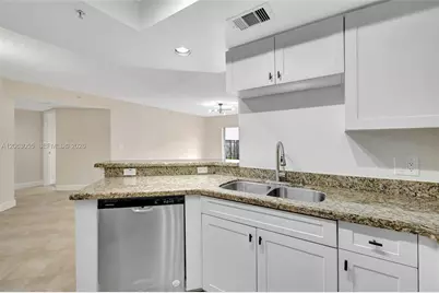 2009 SE 10th Ave #302, Fort Lauderdale, FL 33316 - Photo 4