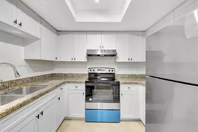 2009 SE 10th Ave #302, Fort Lauderdale, FL 33316 - Photo 2