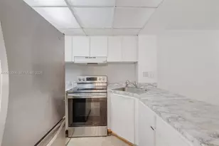 2170 W 60th St, Hialeah, FL 33016 - Photo 12