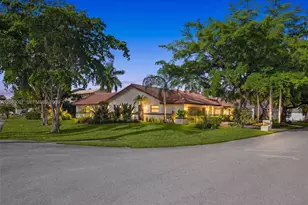 8308 NW 74th St, Tamarac, FL 33321 - Photo 2