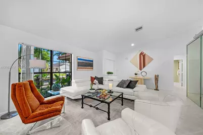 8308 NW 74th St, Tamarac, FL 33321 - Photo 12