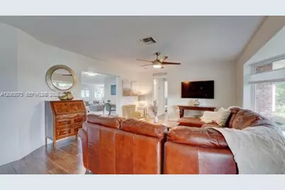 112 NE 10th Ave #0, Pompano Beach, FL 33060 - Photo 8