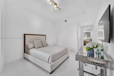 1100 Biscayne Boulevard #2902, Miami, FL 33132 - Photo 10