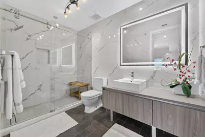 1100 Biscayne Boulevard #2902, Miami, FL 33132 - Photo 12