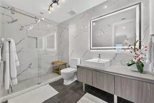 1100 Biscayne Blvd, Miami, FL 33132 - Photo 12