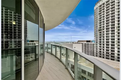 488 NE 18th St #3900, Miami, FL 33132 - Photo 4